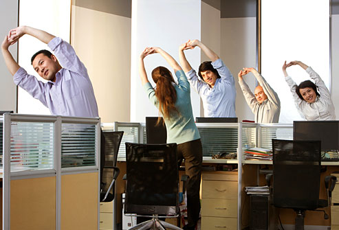 4 Best Morning Stretching Exercises for Desk Workers